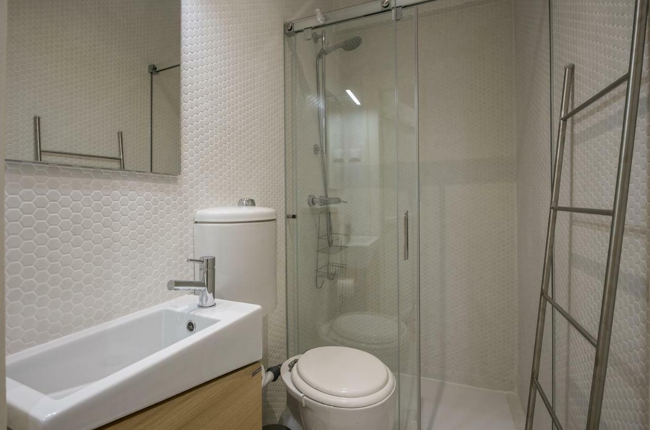 Appartamento Hip Tailor Made Flat In Bairro Alto Lisbona Esterno foto